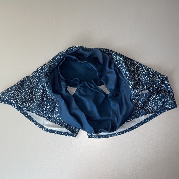 Oiselle Blue and White Athletic Shorts - Picture 5 of 5